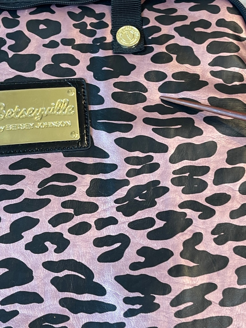 Betseyville by Betsey Johnson Leopard Print Soft Case Laptop Bag - Picture 7 of 11